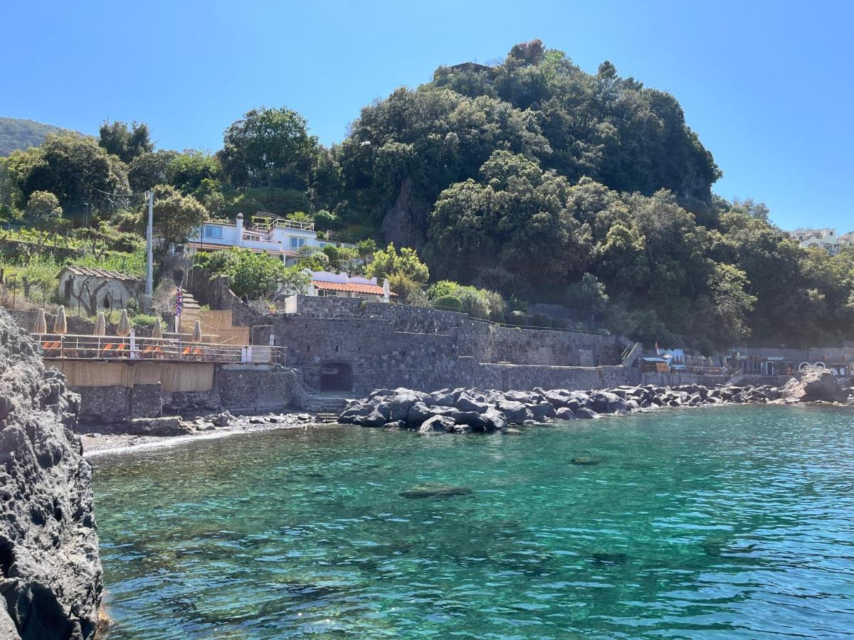 Nelinda Waterfront Accommodation Casamicciola Terme Екстериор снимка