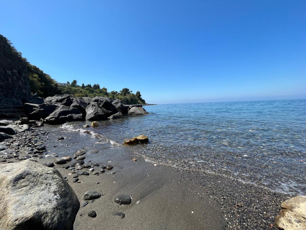 Nelinda Waterfront Accommodation Casamicciola Terme Екстериор снимка