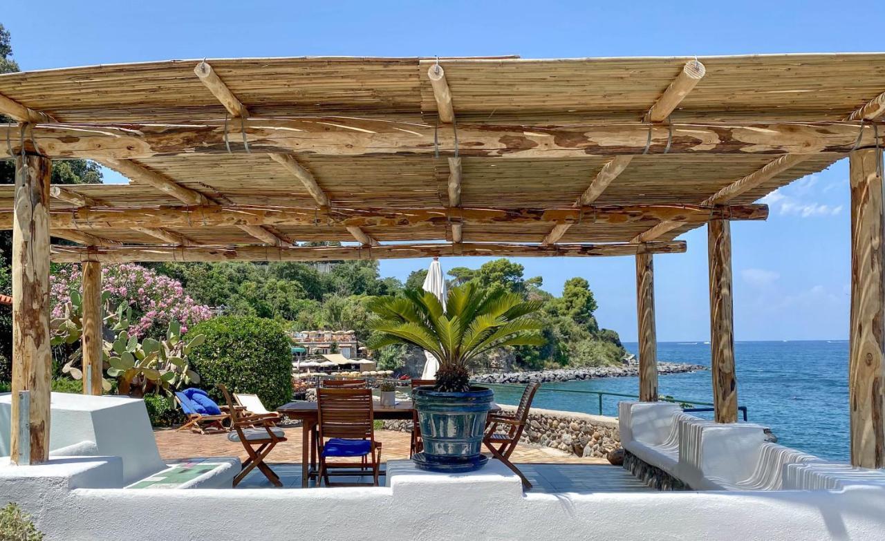 Nelinda Waterfront Accommodation Casamicciola Terme Екстериор снимка