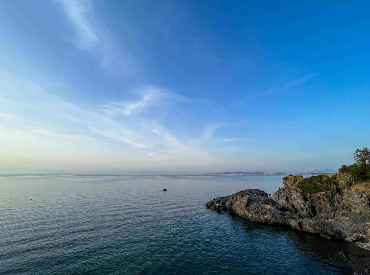 Nelinda Waterfront Accommodation Casamicciola Terme Екстериор снимка