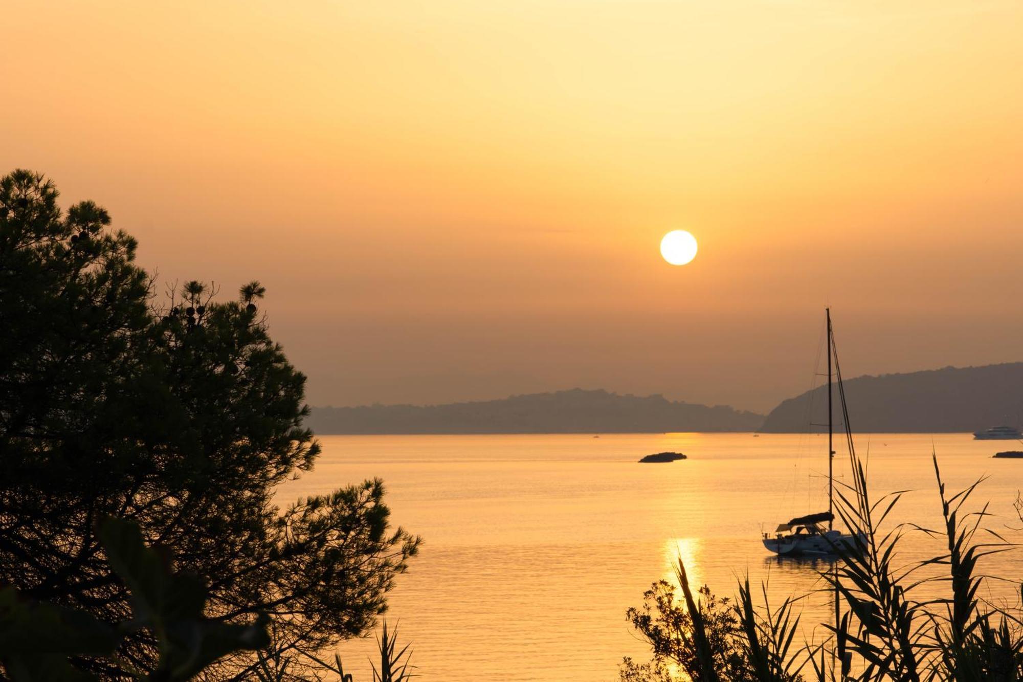 Nelinda Waterfront Accommodation Casamicciola Terme Екстериор снимка