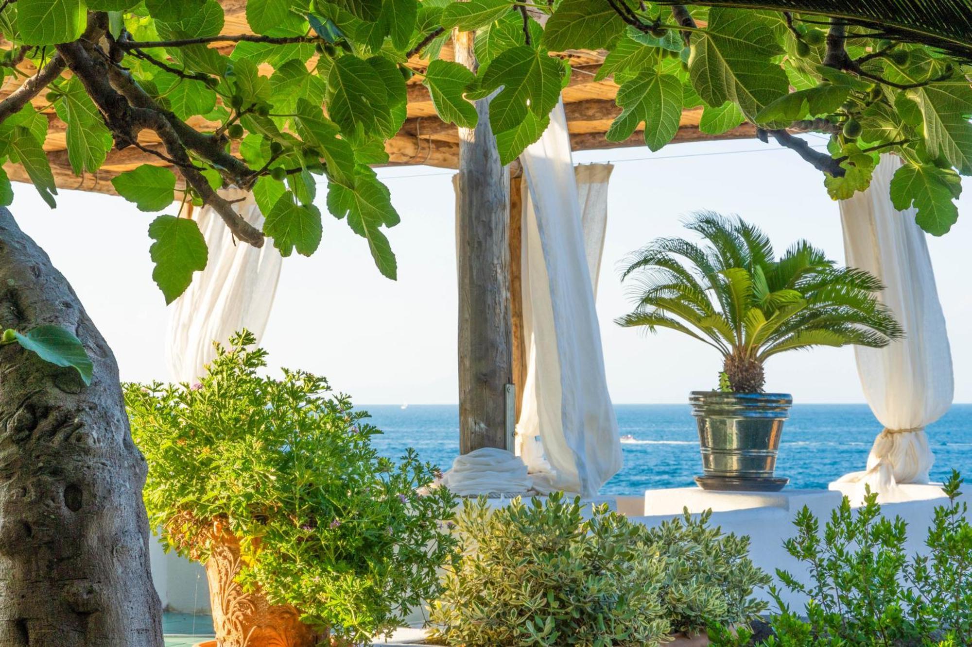 Nelinda Waterfront Accommodation Casamicciola Terme Екстериор снимка