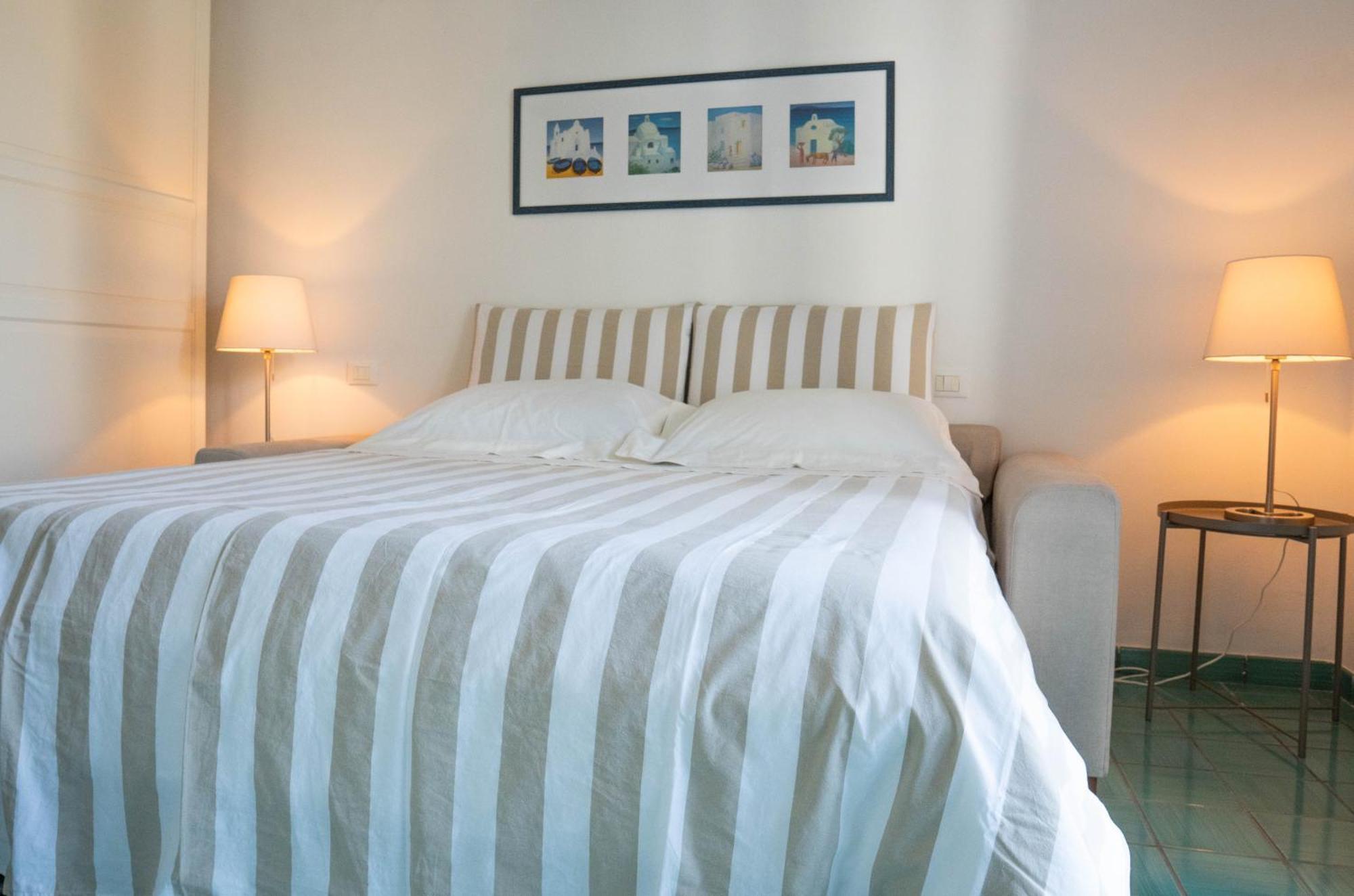 Nelinda Waterfront Accommodation Casamicciola Terme Екстериор снимка